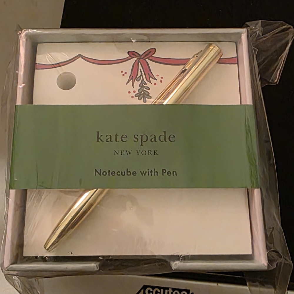 Kate Spade Notecube with Gold Pen